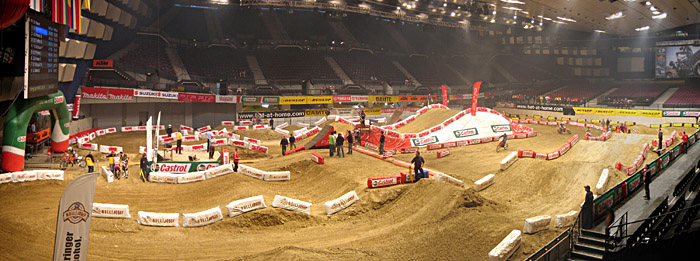 Training zum SuperCross in der Wiener Stadthalle